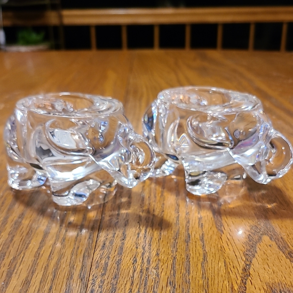 Studio Crystal Glass Elephants